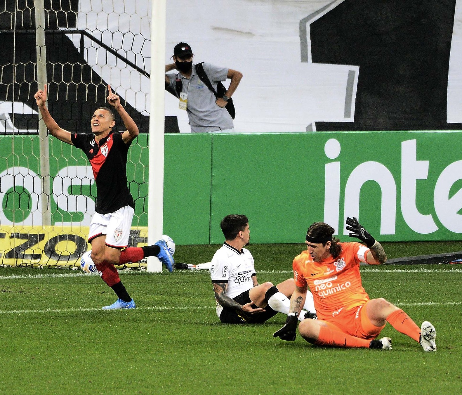 6A90FCF3-12D6-4E6A-BA12-3410A243B18F