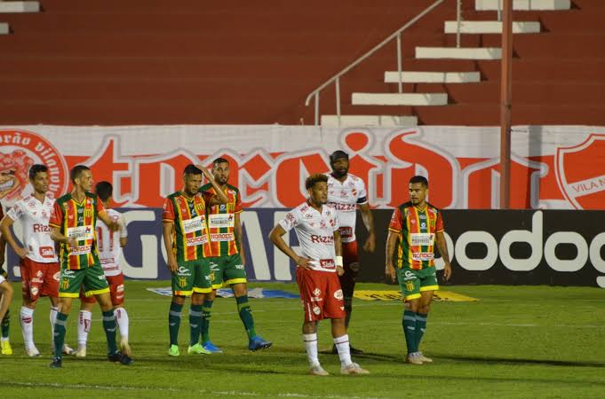 A9809418-0C70-4264-8B21-97DC506014D0