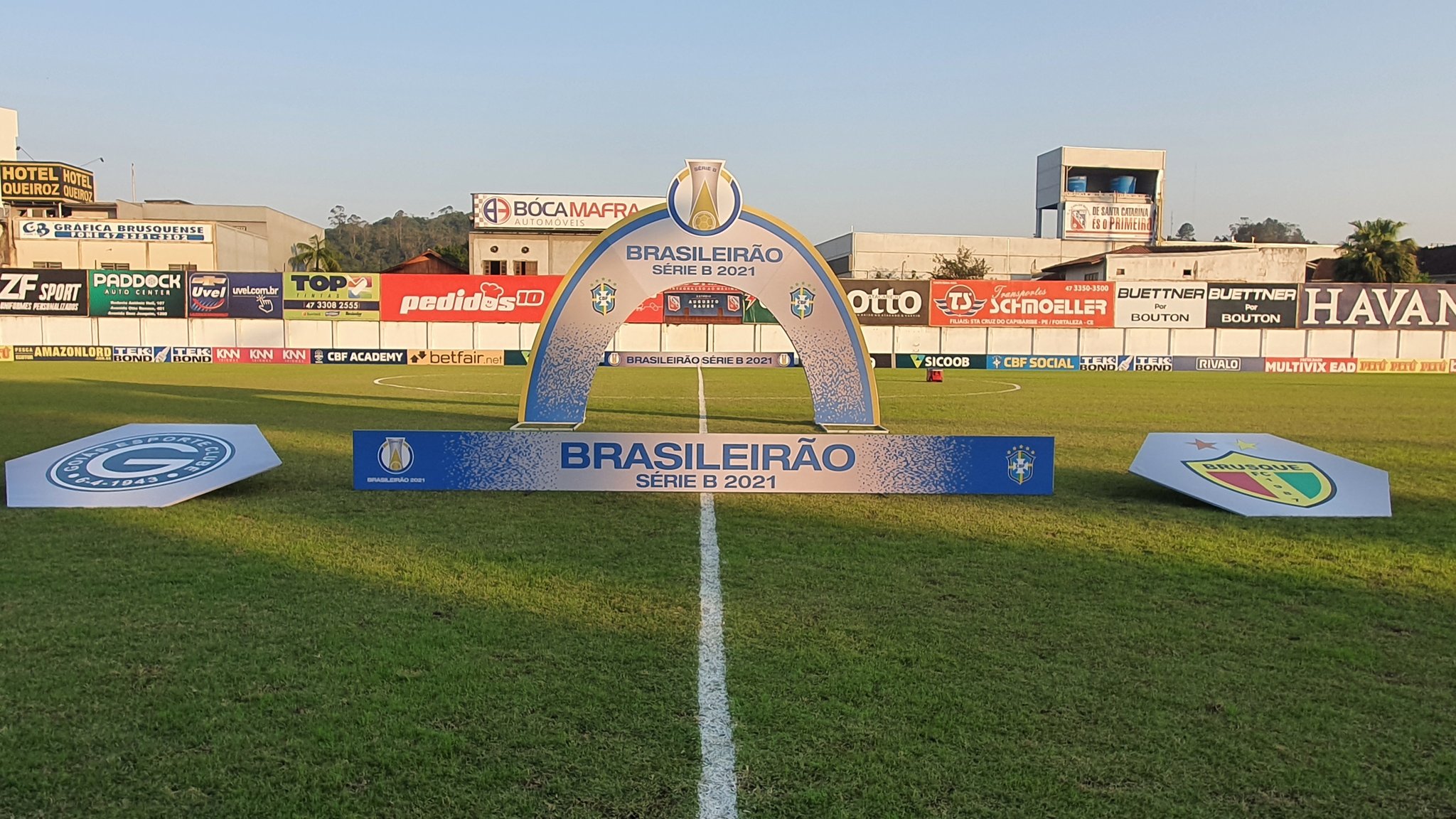 E8C927E6-B3E8-413E-9A6F-1549E0E54F1D