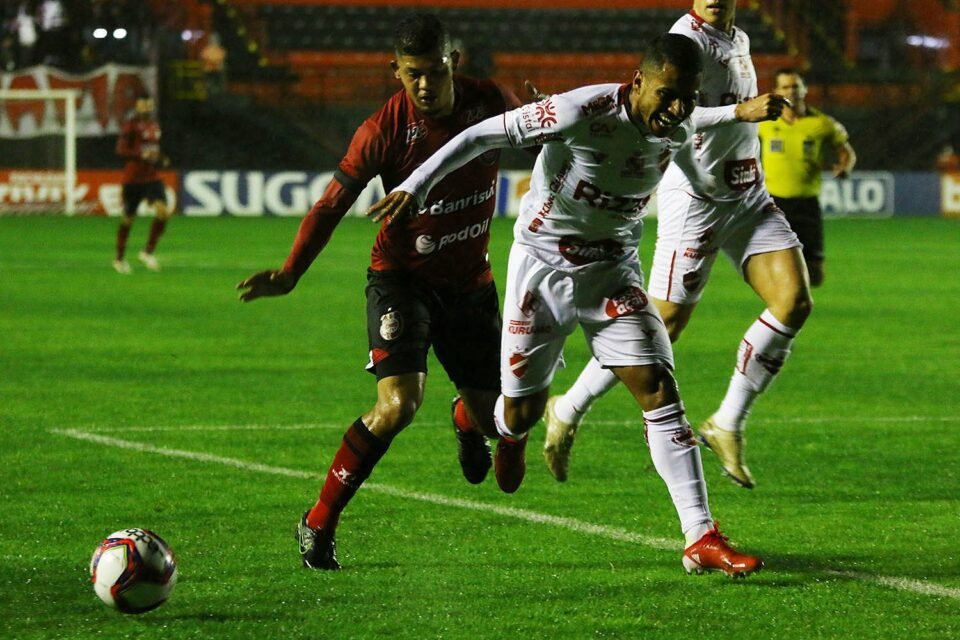 36b3c8c0-brasil-de-pelotas-2-x-2-vila-nova-960x640