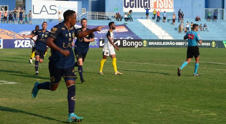 2E0DF595-4979-4820-B9BE-EF9C7670D99C