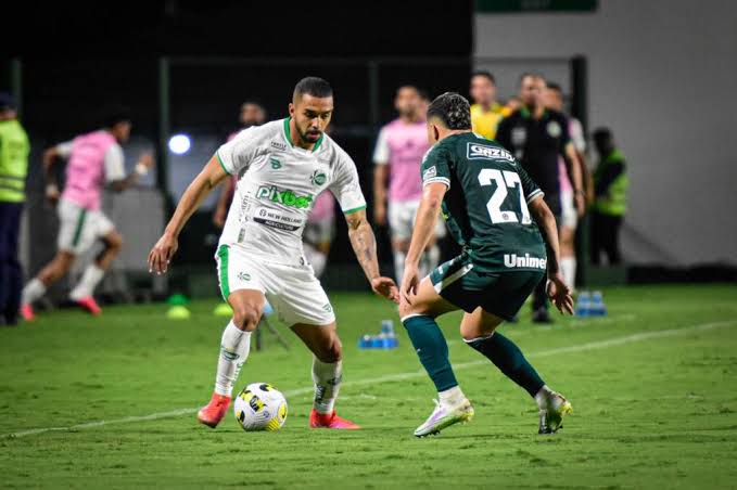 EF8C4E0E-1762-4C8F-A4F7-6EF7EE24642B