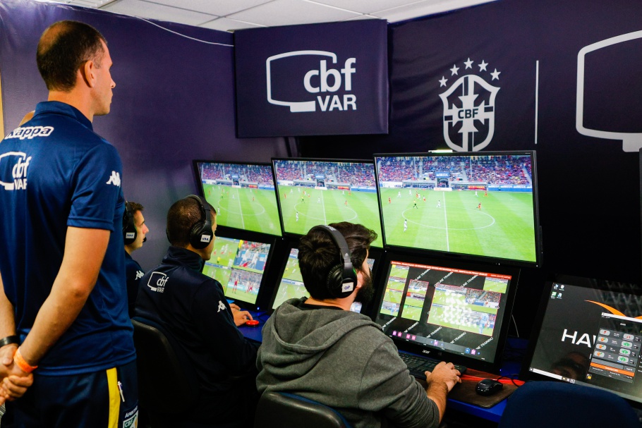 FOTO VAR BRASILEIRÃO