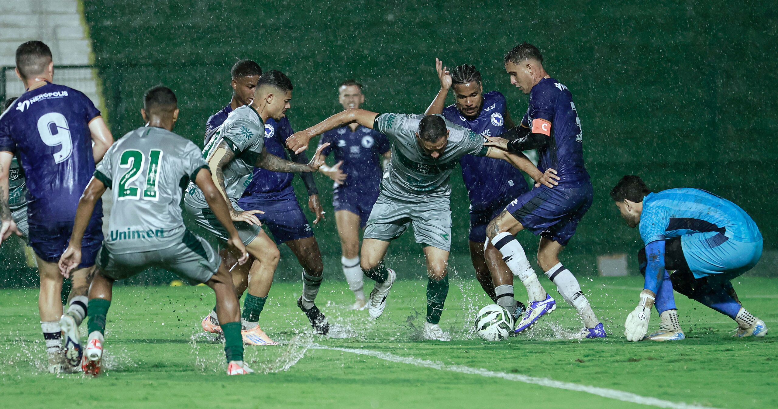 Goiás x Centro-Oeste